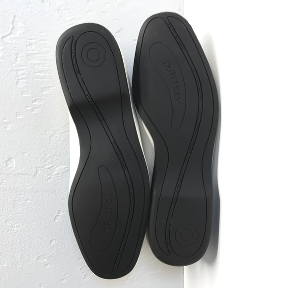 Trotters Light Blue White SlipOn Round Toe Leather Flats Loafers 10WW Women's - Picture 6 of 7